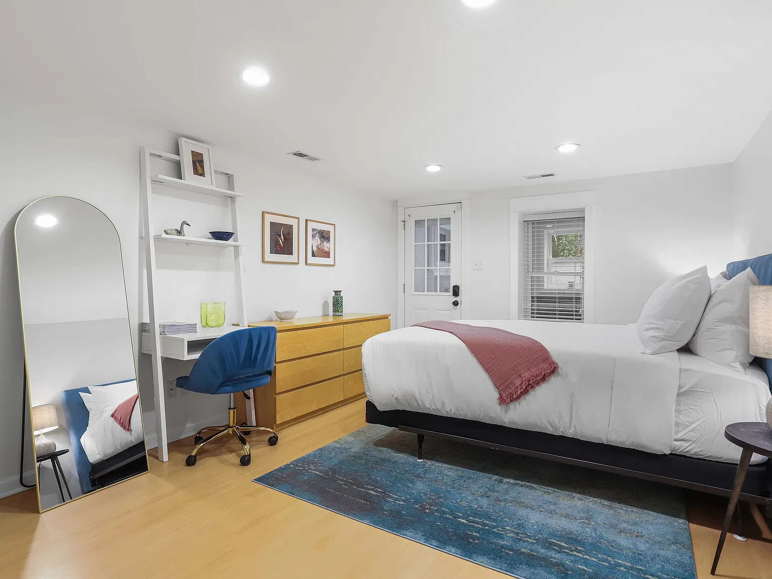 1 bed, 800 sqft, $3,600 — Photo 3
