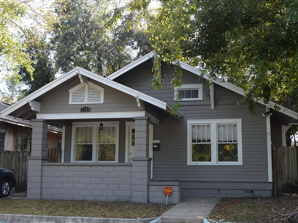 2536 Phyllis St