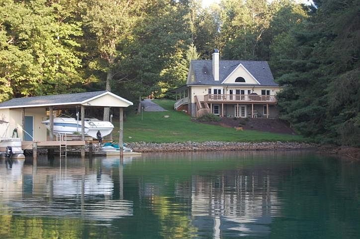 1st image of 1077 Fawn Dr