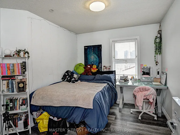 81 Columbia St W #12 — Photo 26