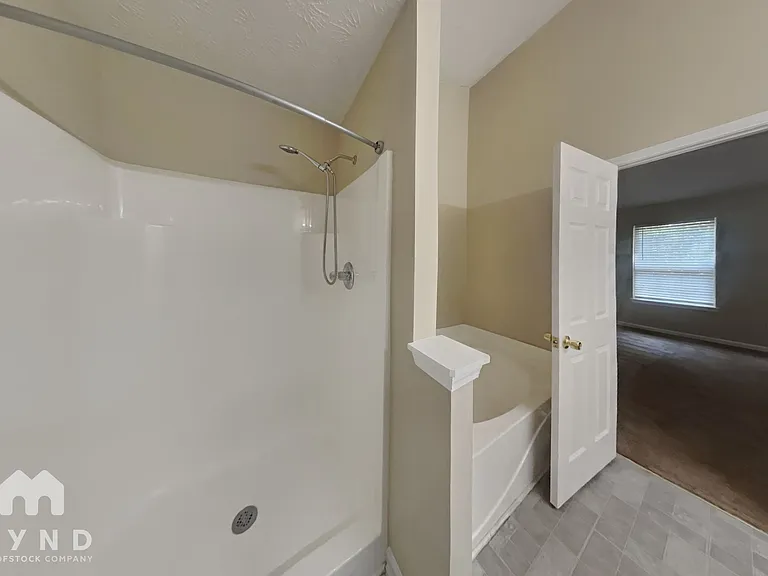 8256 Wynfield Dr — Photo 10