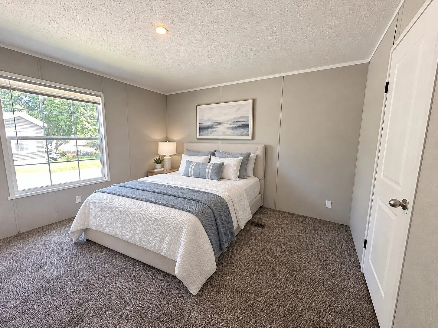 Rare Find! Premium Lot Available! — Photo 3