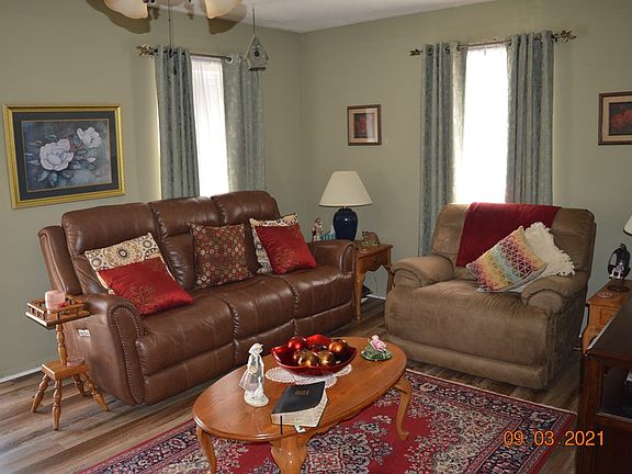 2nd image of 414 N Beechwood Cv