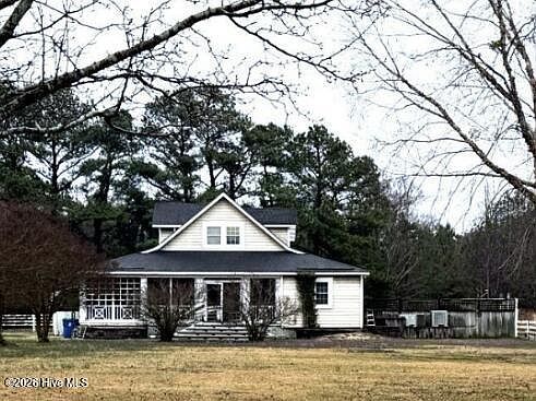 2nd image of 102 Emerald Lane
