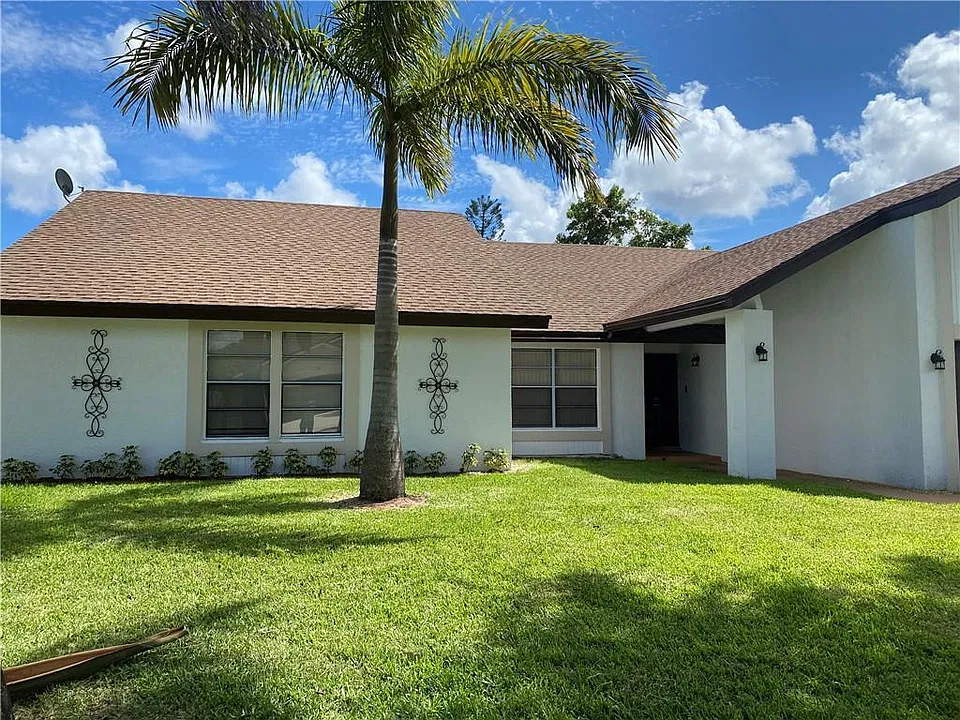 7408 NW 48th Ct