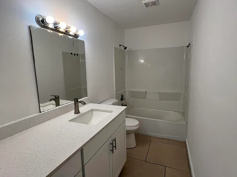 8444 SE Date St — Photo 9