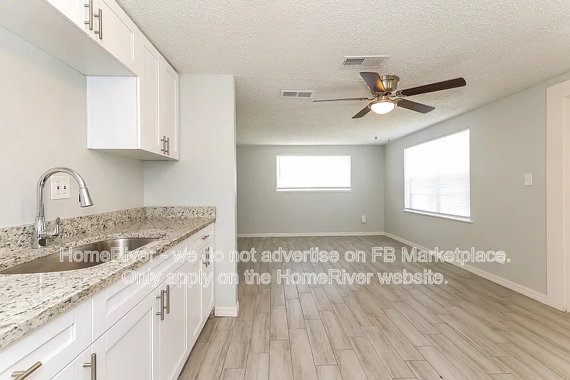 3 bed, 1.0 bath, 1000 sqft, $1,655 — Photo 4