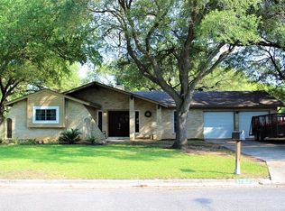 1703 Redwood St, Seguin, TX 78155
