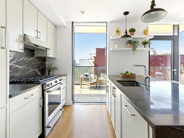 554 4th Ave #4D, Brooklyn, NY 11215