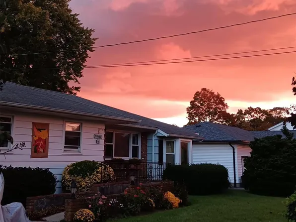 59 E Madison Street, East Islip, NY 11730