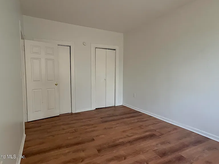 1233 Bay St #1 — Photo 13
