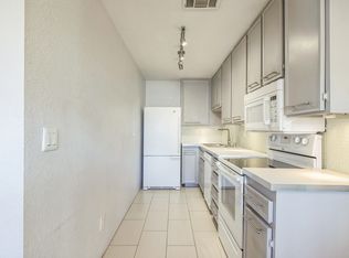 701 N Los Felices Cir W UNIT L216, Palm Springs, CA 92262