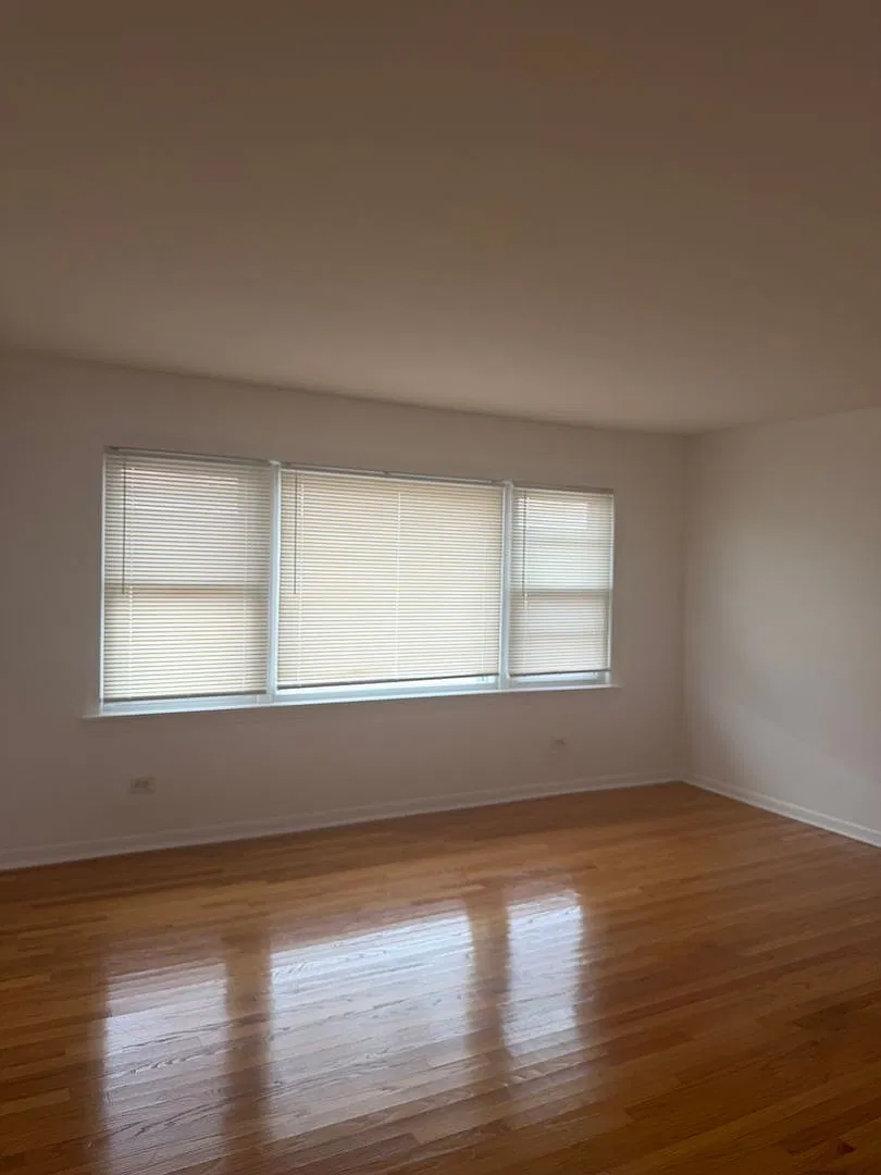 9448 Glenlake LLC — Photo 1