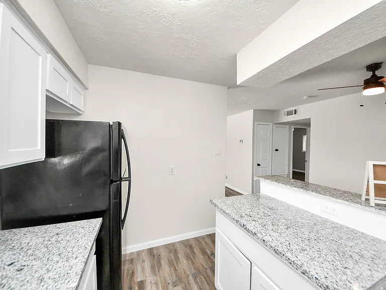 2110 Melbourne St — Photo 20