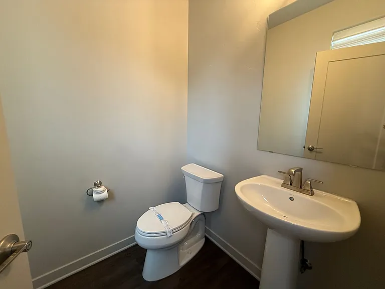 2366 NE Victor Pl — Photo 10