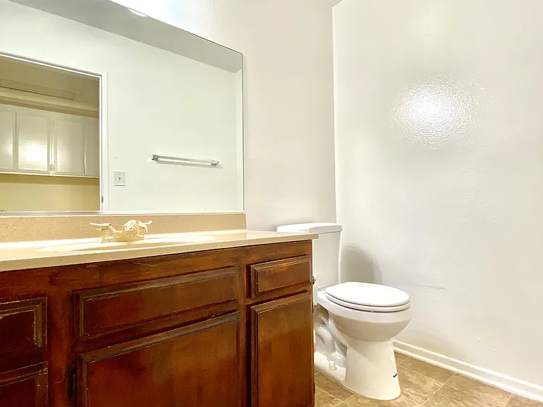 2908 E South St #1 — Photo 9