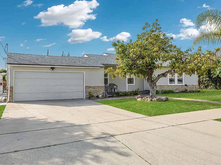 533 N Cerritos Ave — Photo 6