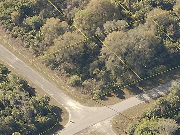 3rd image of 653 Woodcrest Dr
