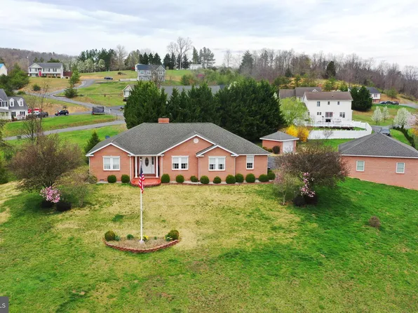 106 Waterview Dr, Capon Bridge, WV 26711