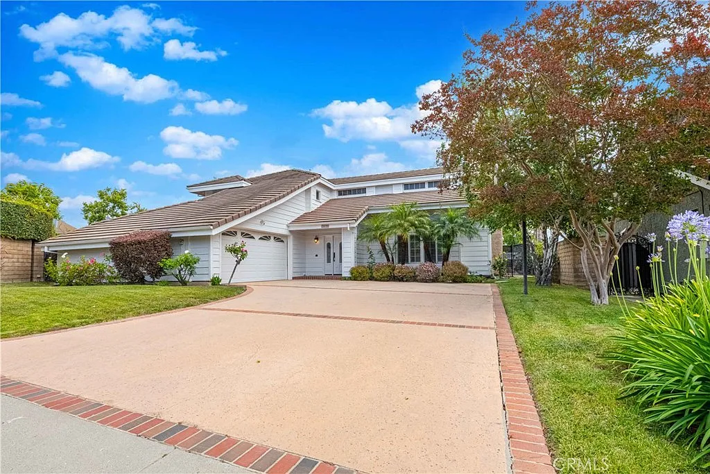 5 bed, 3090 sqft, $5,500 — Photo 1