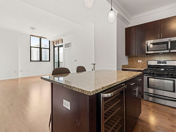 4th image of 1464 S Michigan Ave APT 2309