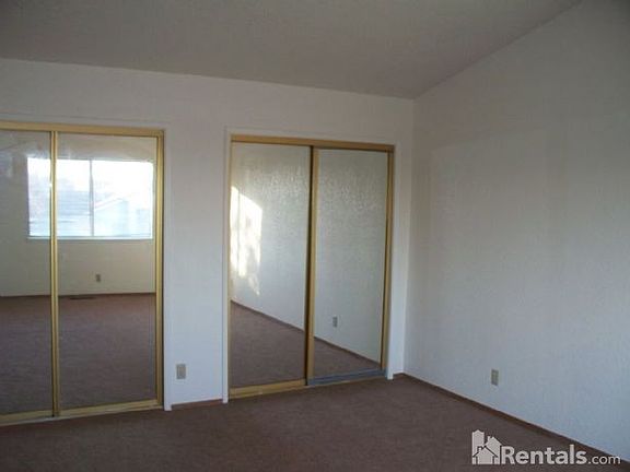 4th image of 3463 Suffolk Dr