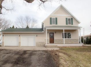 404 Booth St, Fox Lake, WI 53933