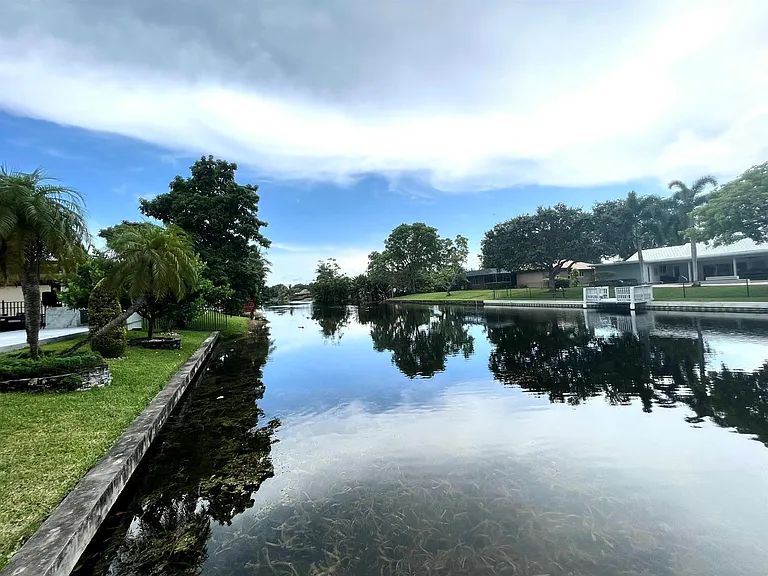 625 W Tropical Way — Photo 14