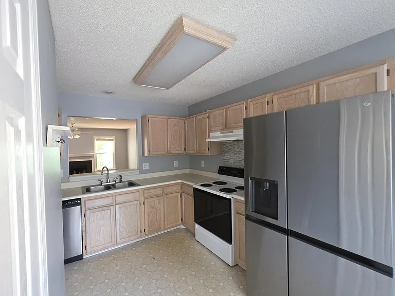 6008 Epping Forest Dr — Photo 4
