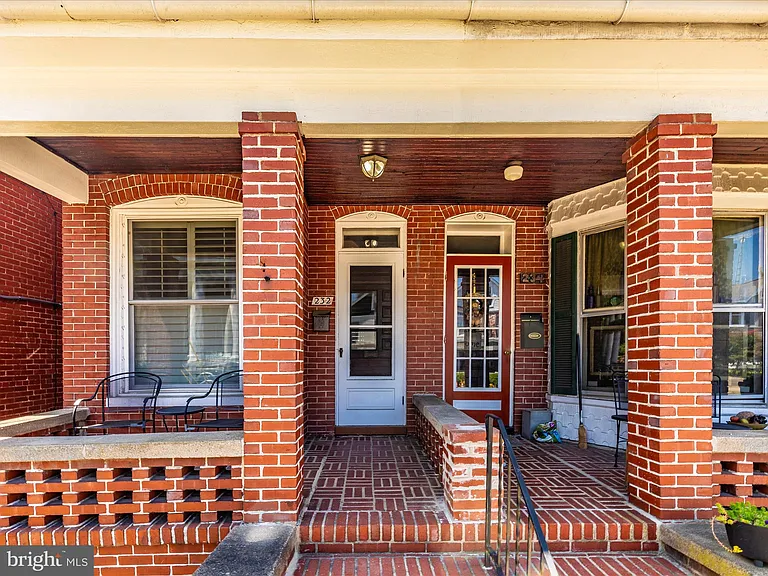 232 Dill Ave — Photo 3