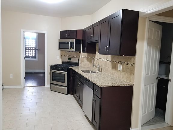 3rd image of 274A Grant Ave Floor 1
