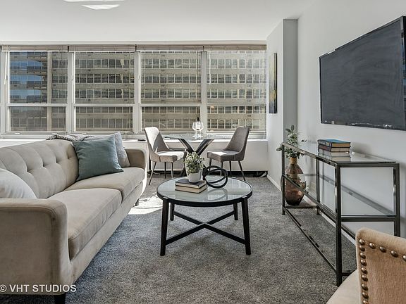 4th image of 3550 N Lake Shore Dr APT 1025