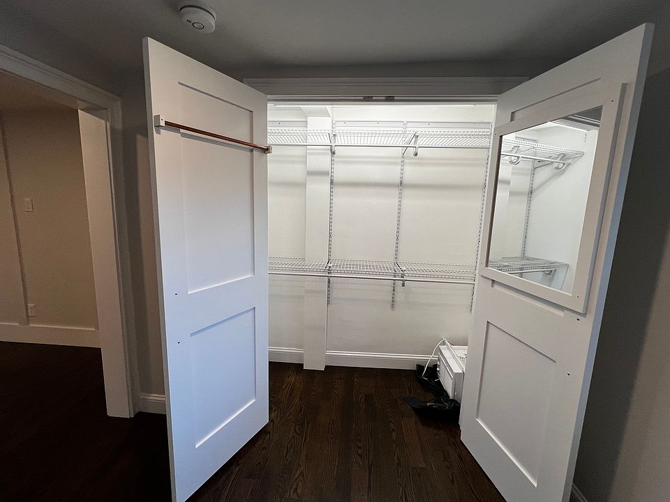 Bedroom Closet 6'4" x 2'1"