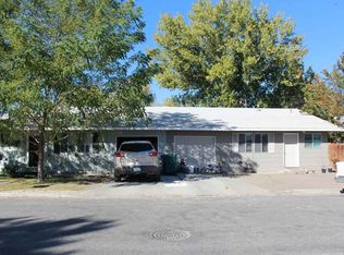 303 Leona Ave, Yerington, NV 89447
