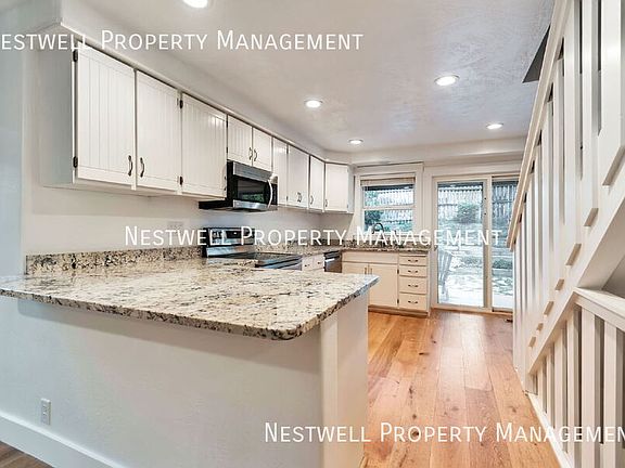 5th image of 3656 E Summerhill Dr