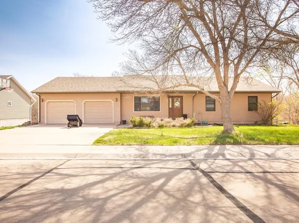 1510 Centennial Dr, McCook, NE 69001