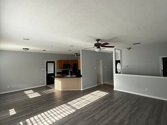 3rd image of 740 Copperfield Dr W