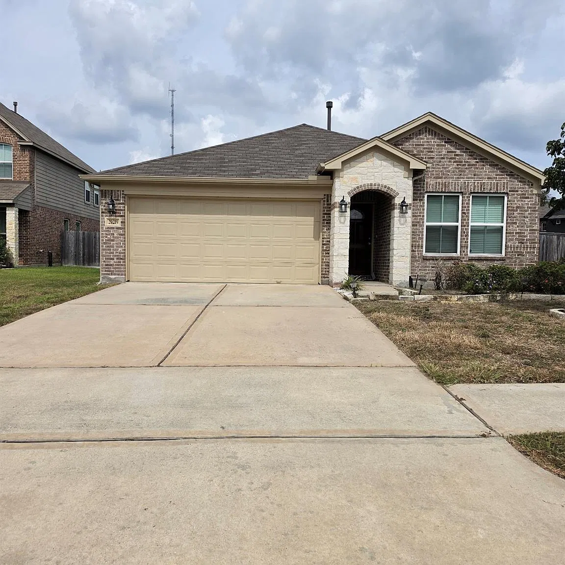 3 bed, 2.0 bath, 1426 sqft, $2,150 — Photo 1