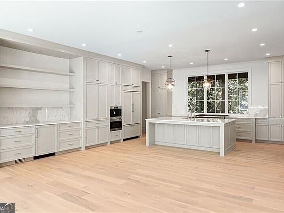5th image of 1353 W Wesley Rd NW