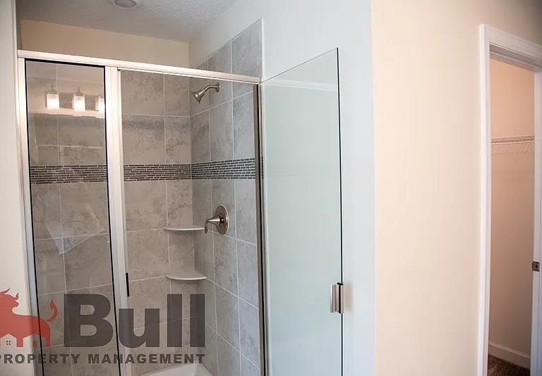11931 Hometown Pl — Photo 24