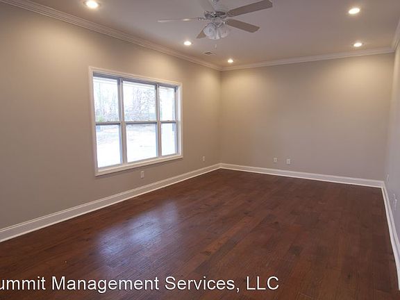3rd image of 118 Vail Dr