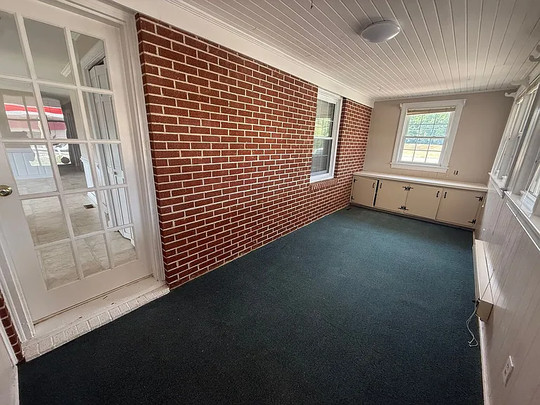 6127 State Highway 42 W — Photo 4