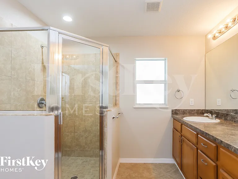 1860 Kim Acres Ln — Photo 8