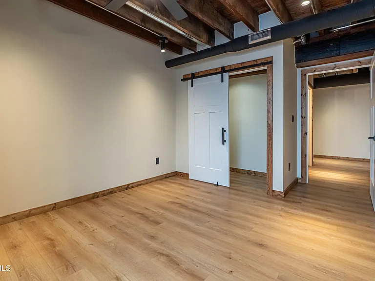 453 E Main St #400 — Photo 11