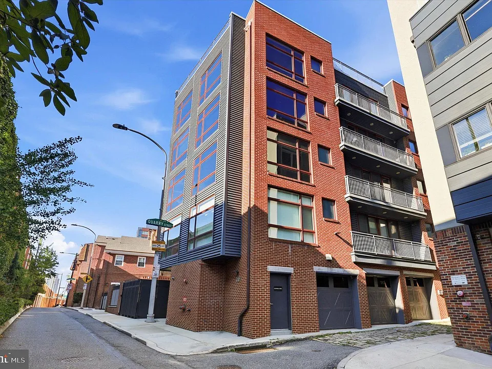 138-40 N Front St #2R