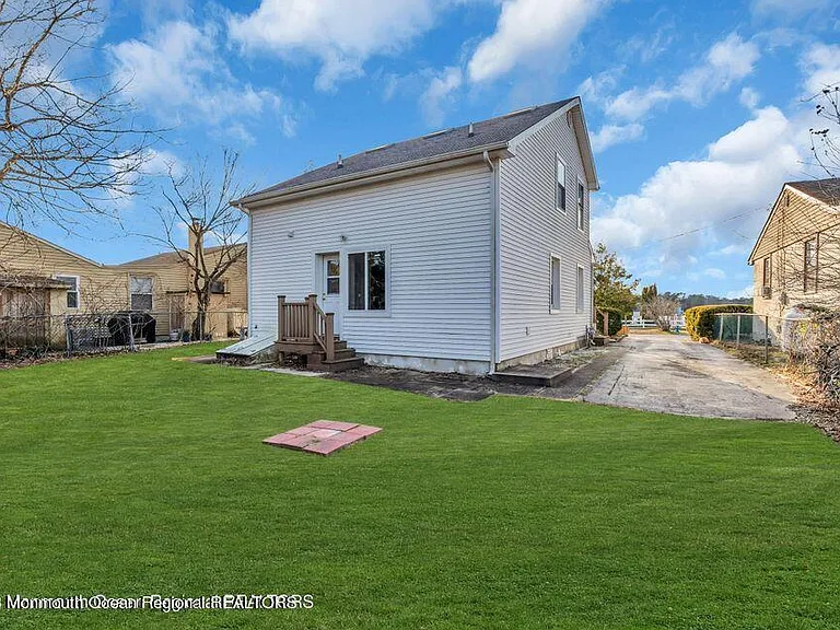 1708 Lake Dr — Photo 59