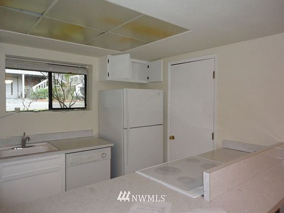 4th image of 254 169 Avenue NE #254