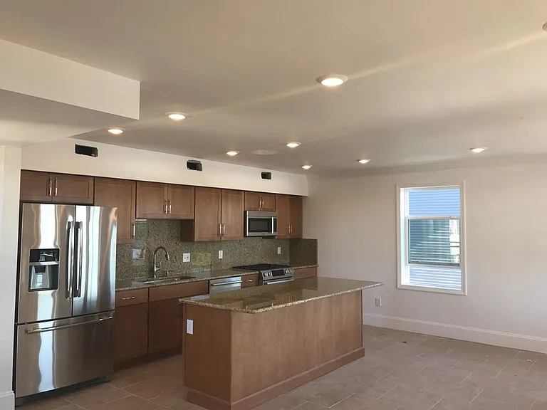 Crescent 375 Investment LLC — Photo 18