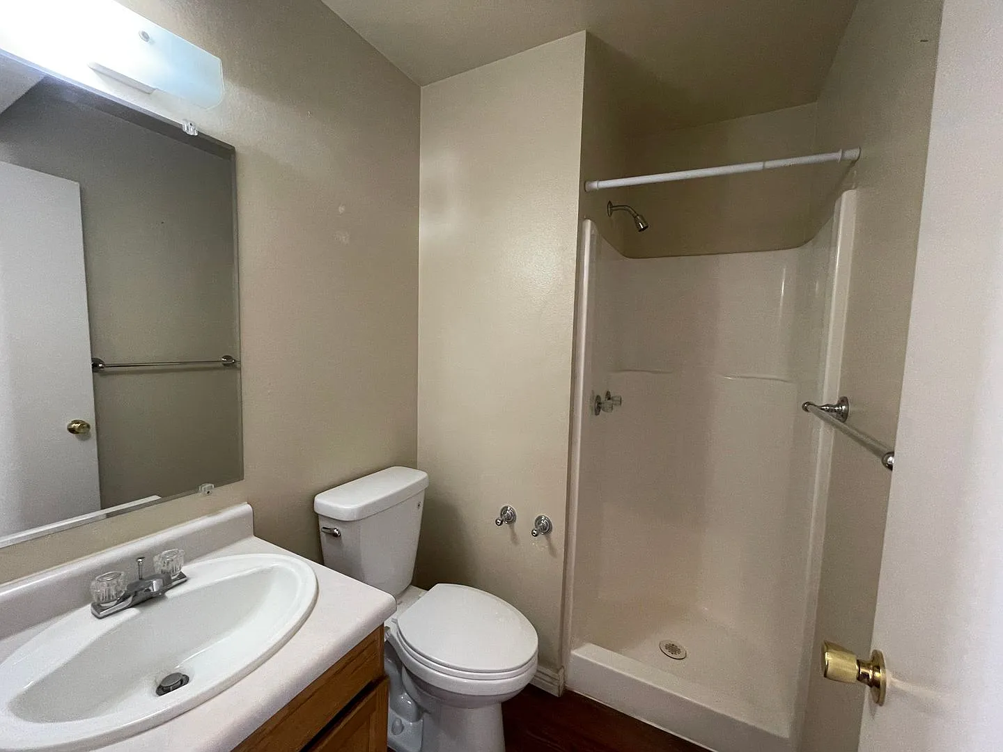 3 Bedroom, 2 Bathroom, Village Creek Townhome With 1 Car Attached Garage — Photo 4