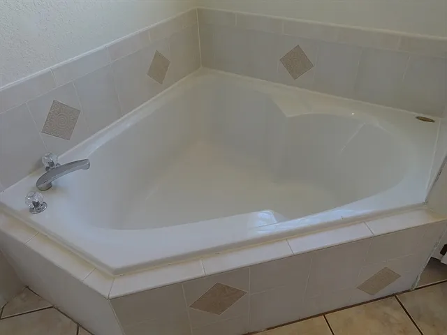 816 Elm Forest Dr — Photo 16